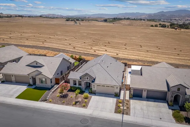 $838,899 | 2011 Sage Drive, Hollister, CA 95023