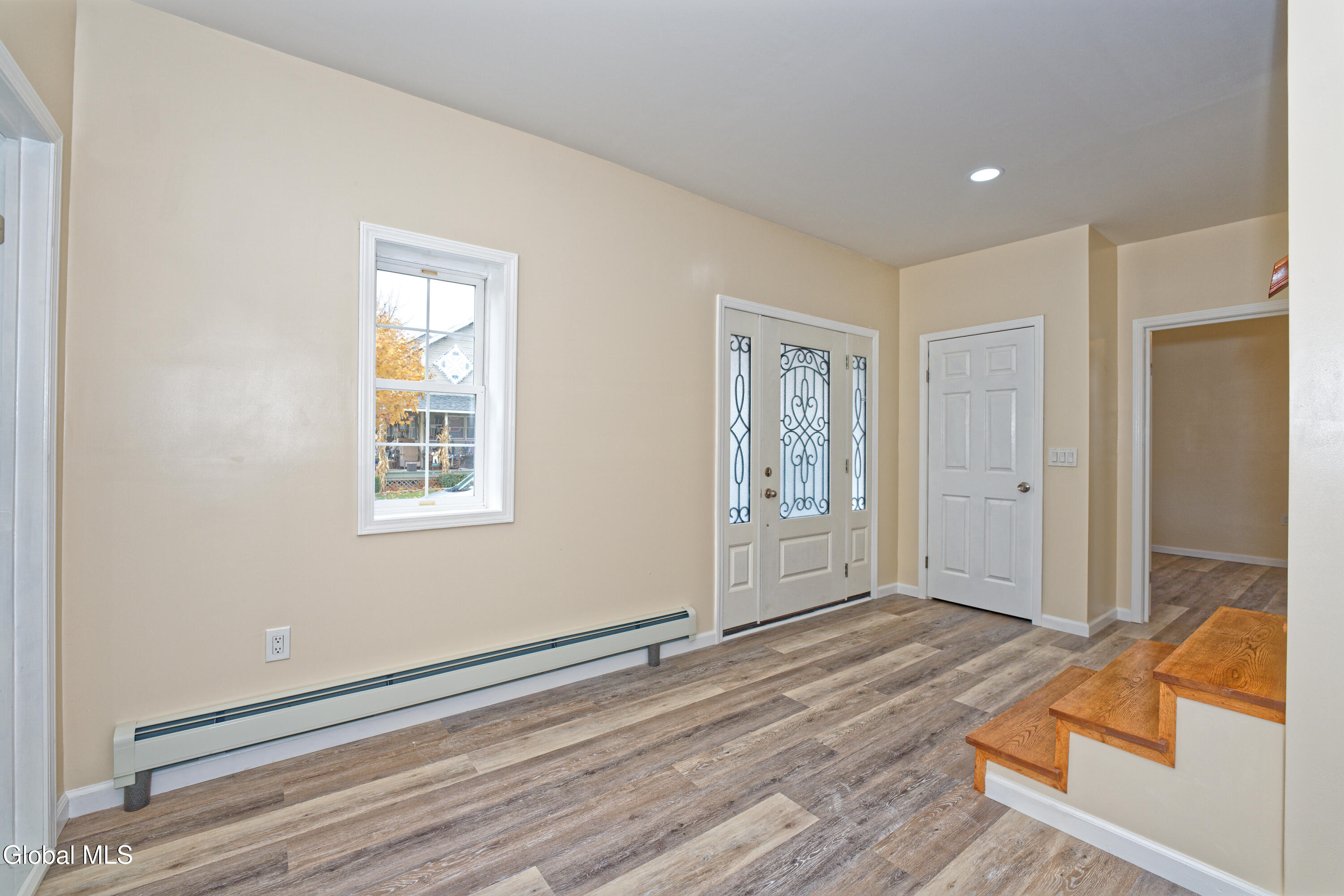 2 Cemetery Street Fonda, NY 12068 - Photo 4 of 25 1 Entryway 1