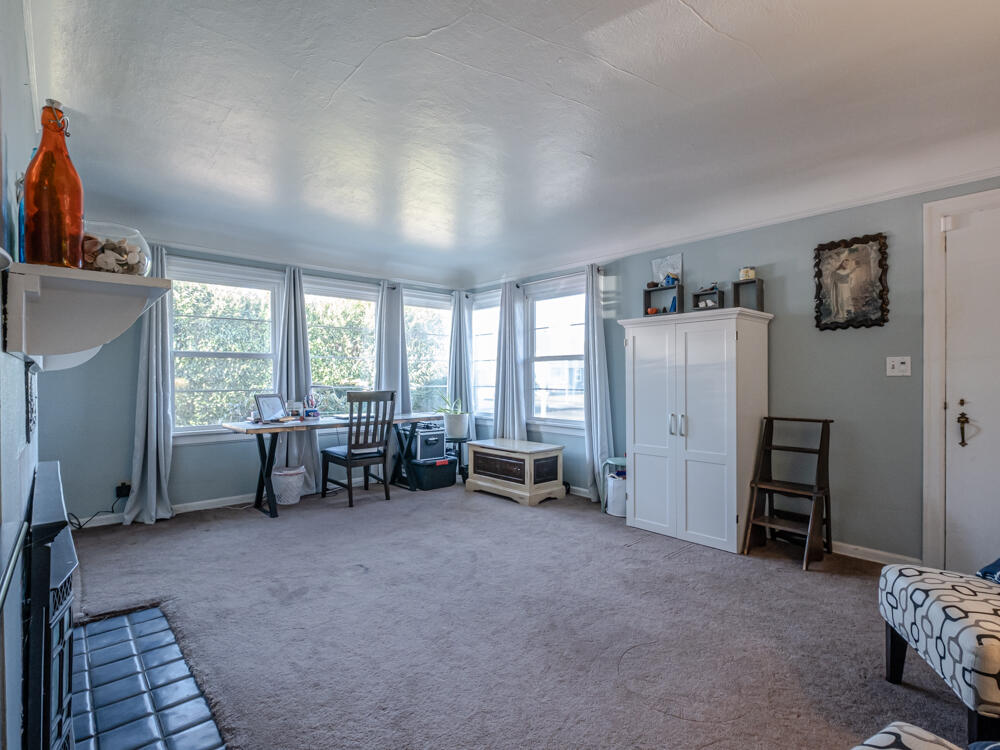 1005 4th Street Tillamook, OR 97141 - Photo 5 of 35 1005 4th St-7
