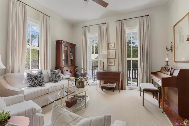 $1,425,000 | 11833 Ferdinand Street, St. Francisville, LA 70775