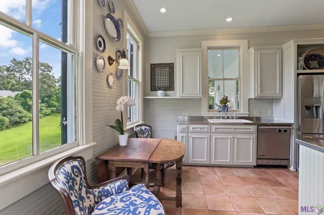 $1,425,000 | 11833 Ferdinand Street, St. Francisville, LA 70775