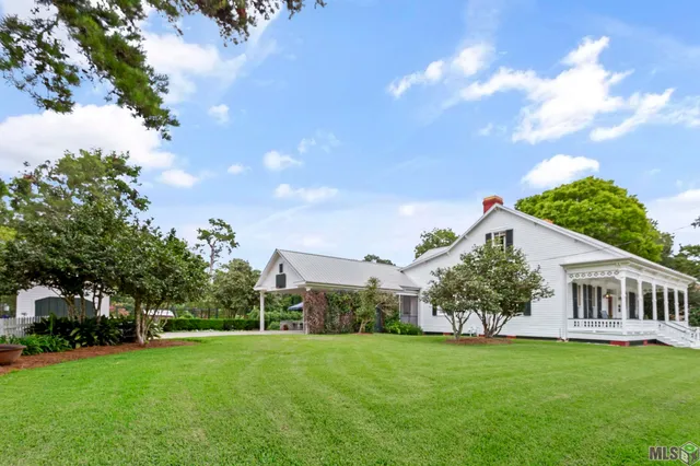$1,425,000 | 11833 Ferdinand Street, St. Francisville, LA 70775