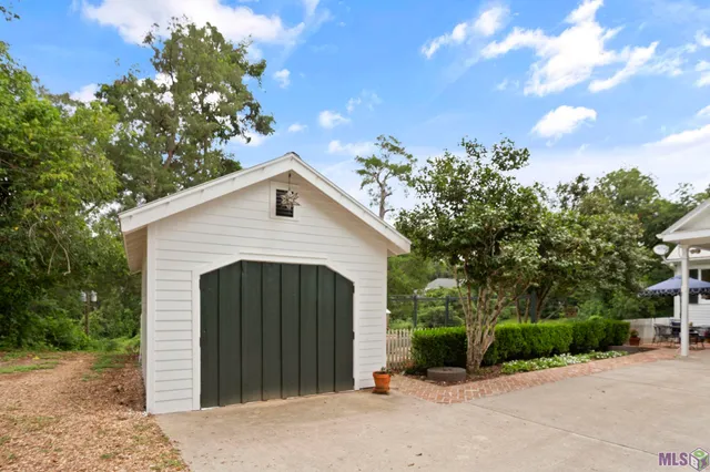 $1,425,000 | 11833 Ferdinand Street, St. Francisville, LA 70775