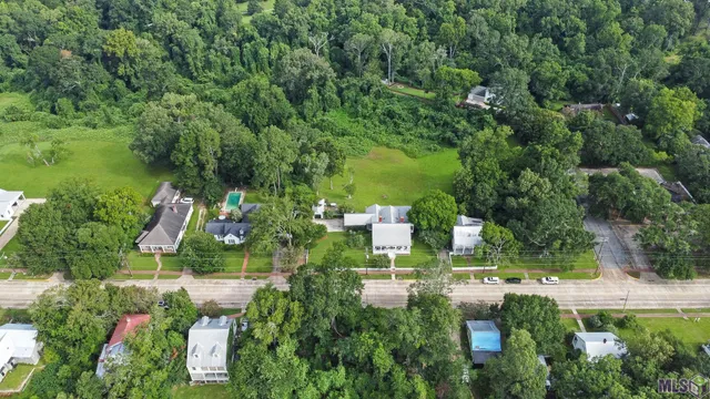 $1,425,000 | 11833 Ferdinand Street, St. Francisville, LA 70775