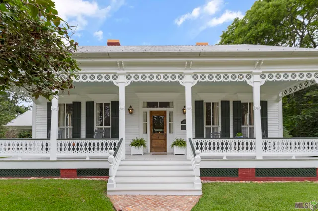 $1,425,000 | 11833 Ferdinand Street, St. Francisville, LA 70775