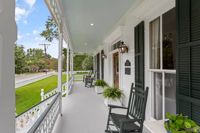 $1,425,000 | 11833 Ferdinand Street, St. Francisville, LA 70775
