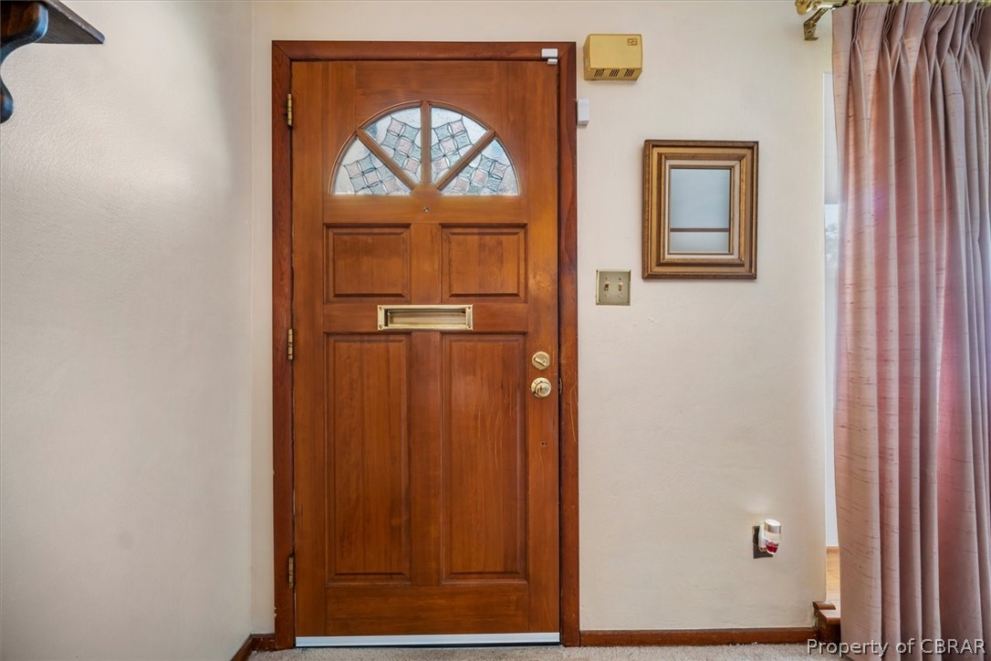 708 Spruce Road Newport News, VA 23601 - Photo 5 of 30 Gallery Image 5