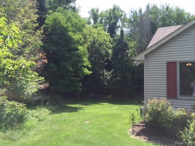 679 Kern Road Lake Orion, MI 48362 - Photo 25 of 34 IMG_0774.jpg