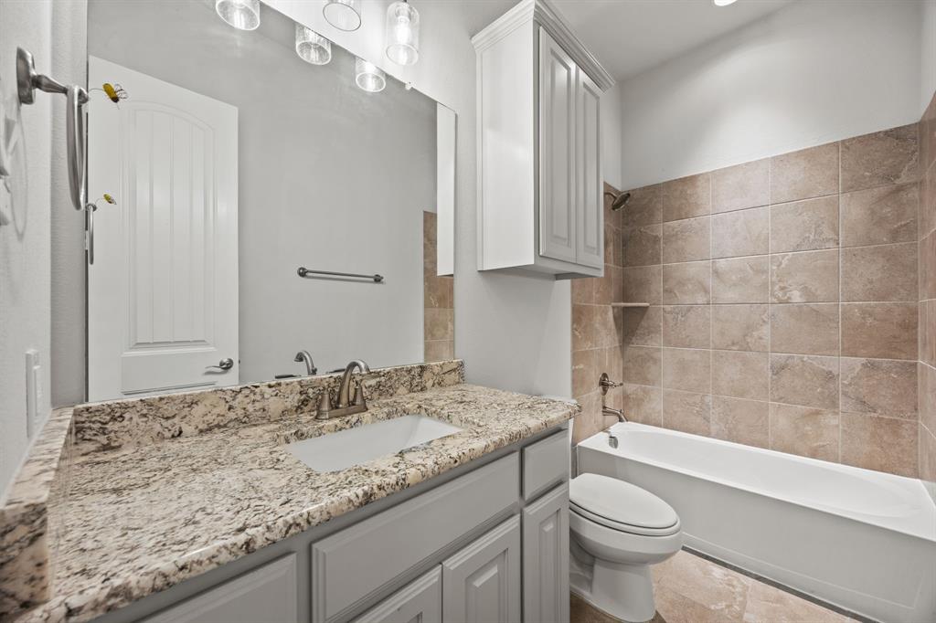 8402 Watersway Drive Rowlett, TX 75088 - Photo 13 of 20 Full Bath