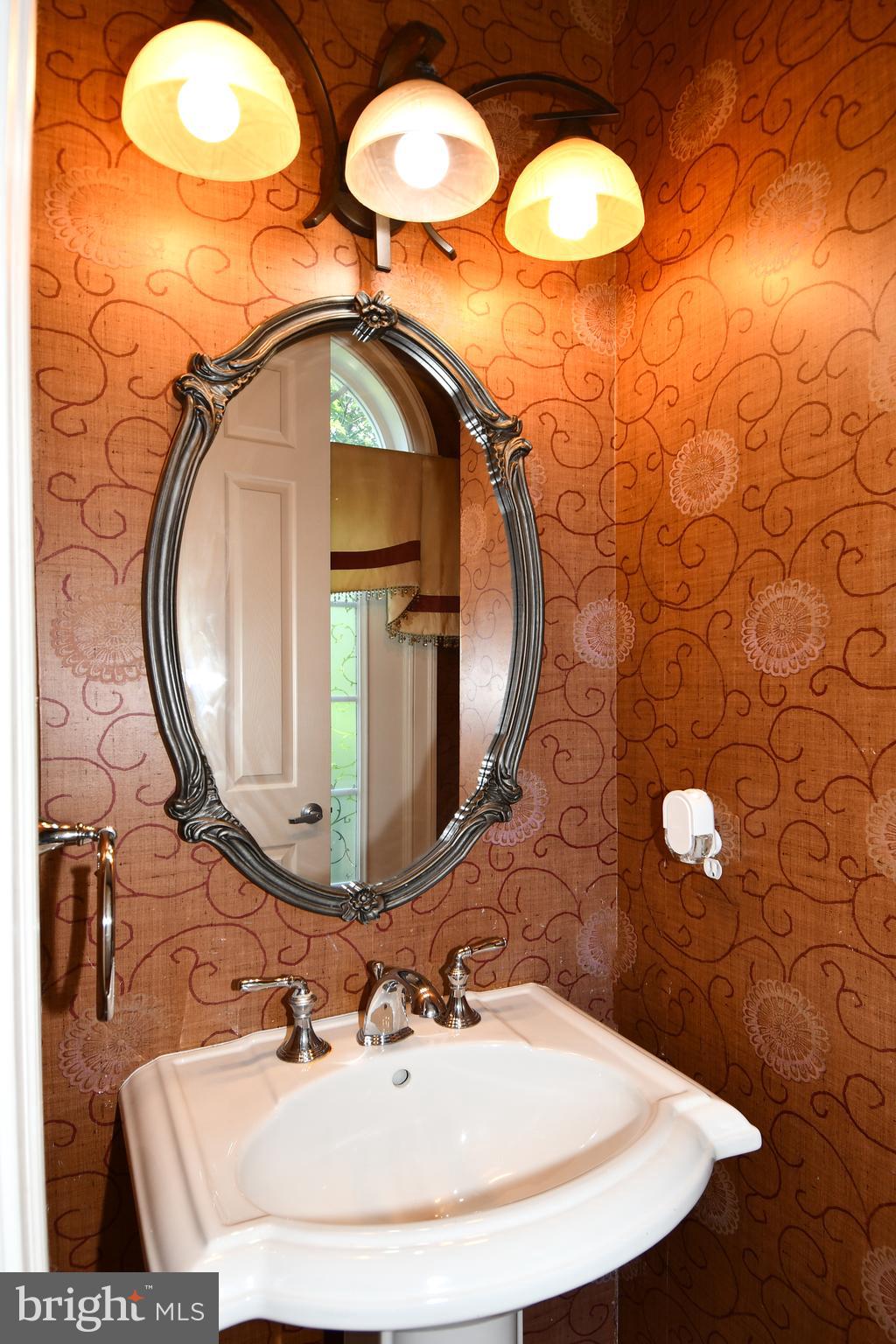 589 Cedar Spring Street Gaithersburg, MD 20877 - Photo 13 of 43 Half Bath