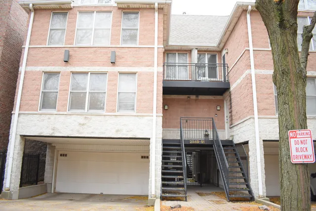 $3,250 | 2851 North Southport Avenue, Unit A, Chicago, IL 60657