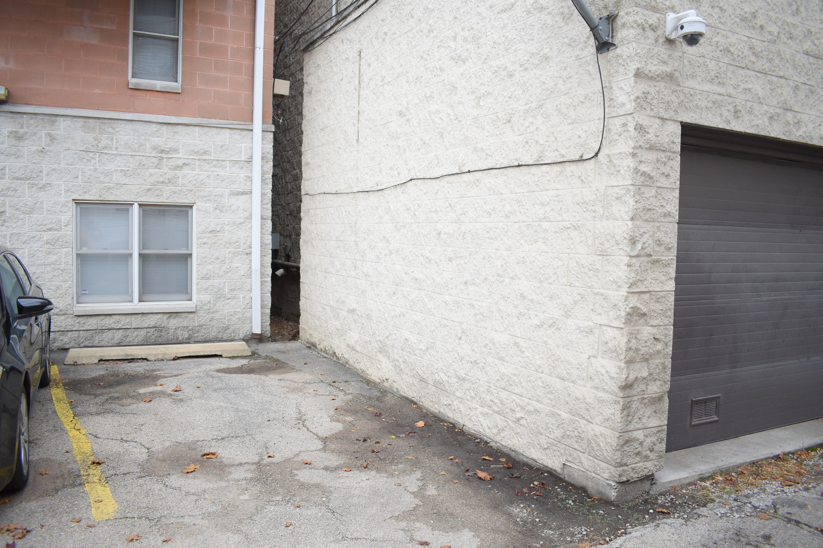 2851 North Southport Avenue, Unit A Chicago, IL 60657 - Photo 12 of 12 a view of a door of a house