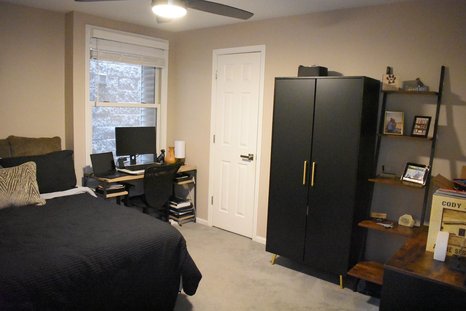 2851 North Southport Avenue, Unit A Chicago, IL 60657 - Photo 5 of 12 a view of a livingroom with workspace and a window
