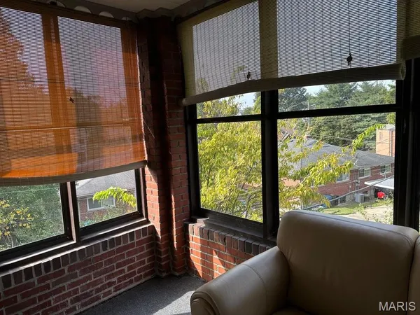 $1,600 | 1087 Terrace Drive, Unit 2F, Richmond Heights, MO 63117