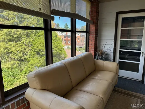 $1,600 | 1087 Terrace Drive, Unit 2F, Richmond Heights, MO 63117