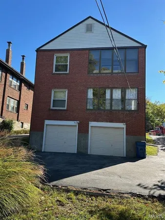 $1,600 | 1087 Terrace Drive, Unit 2F, Richmond Heights, MO 63117