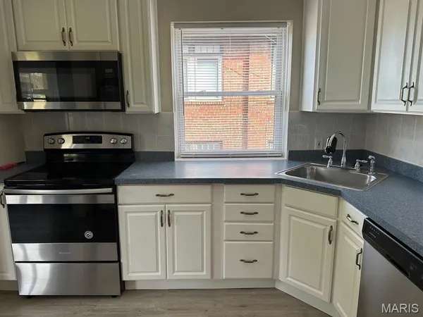 $1,600 | 1087 Terrace Drive, Unit 2F, Richmond Heights, MO 63117