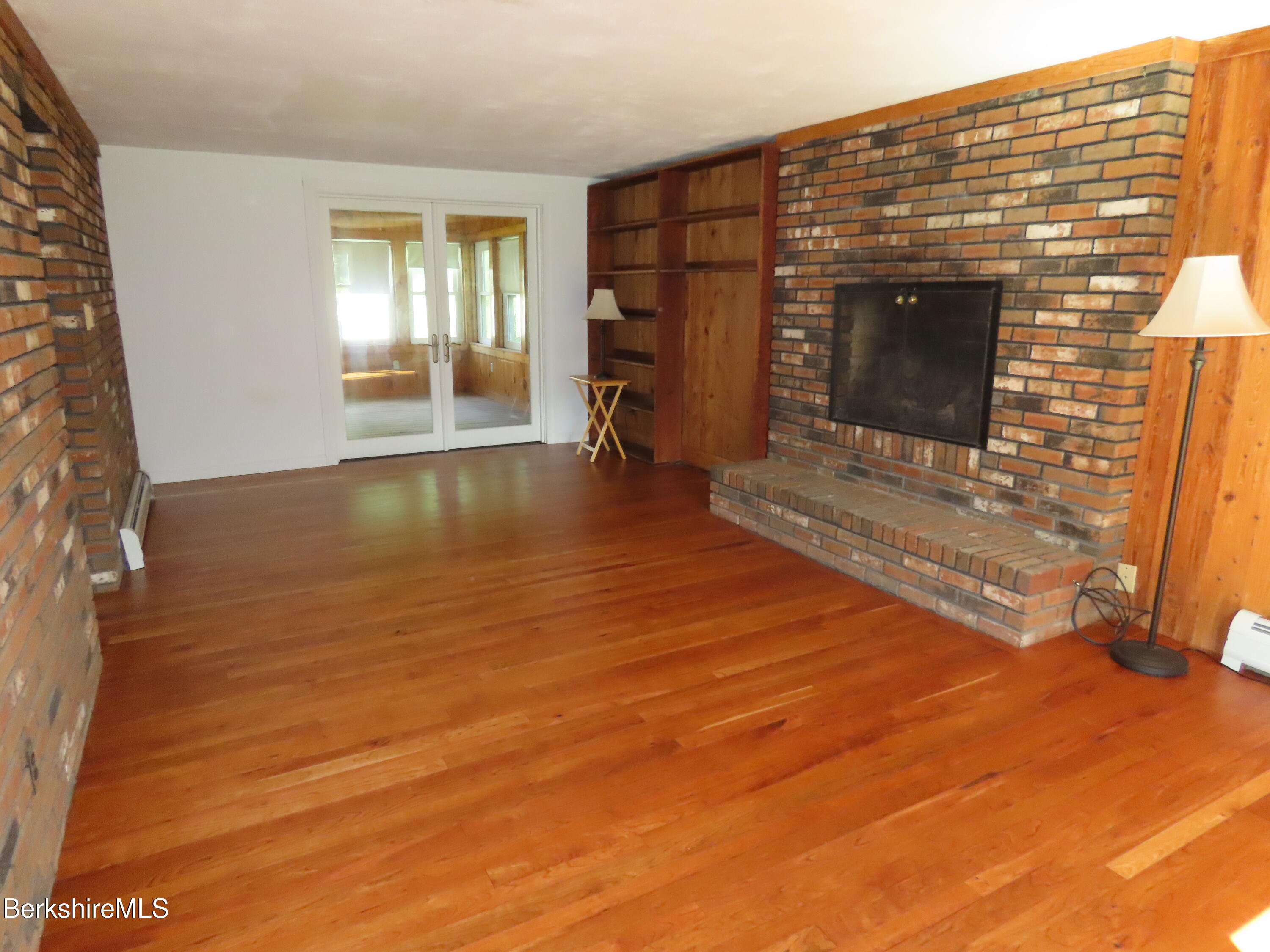 1303 River Road Clarksburg, MA 01247 - Photo 15 of 65 Living room