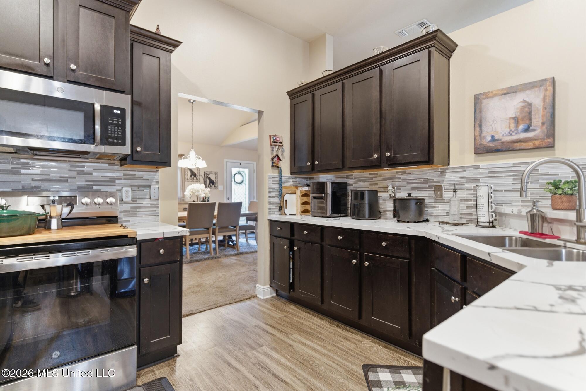 6836 Biddix-Evans Rd Central Ocean Springs, MS 39564 - Photo 12 of 34 Kitchen