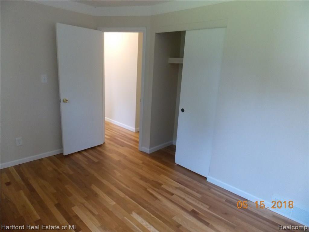 28017 West Nine Mile Road Farmington Hills, MI 48336 - Photo 9 of 27