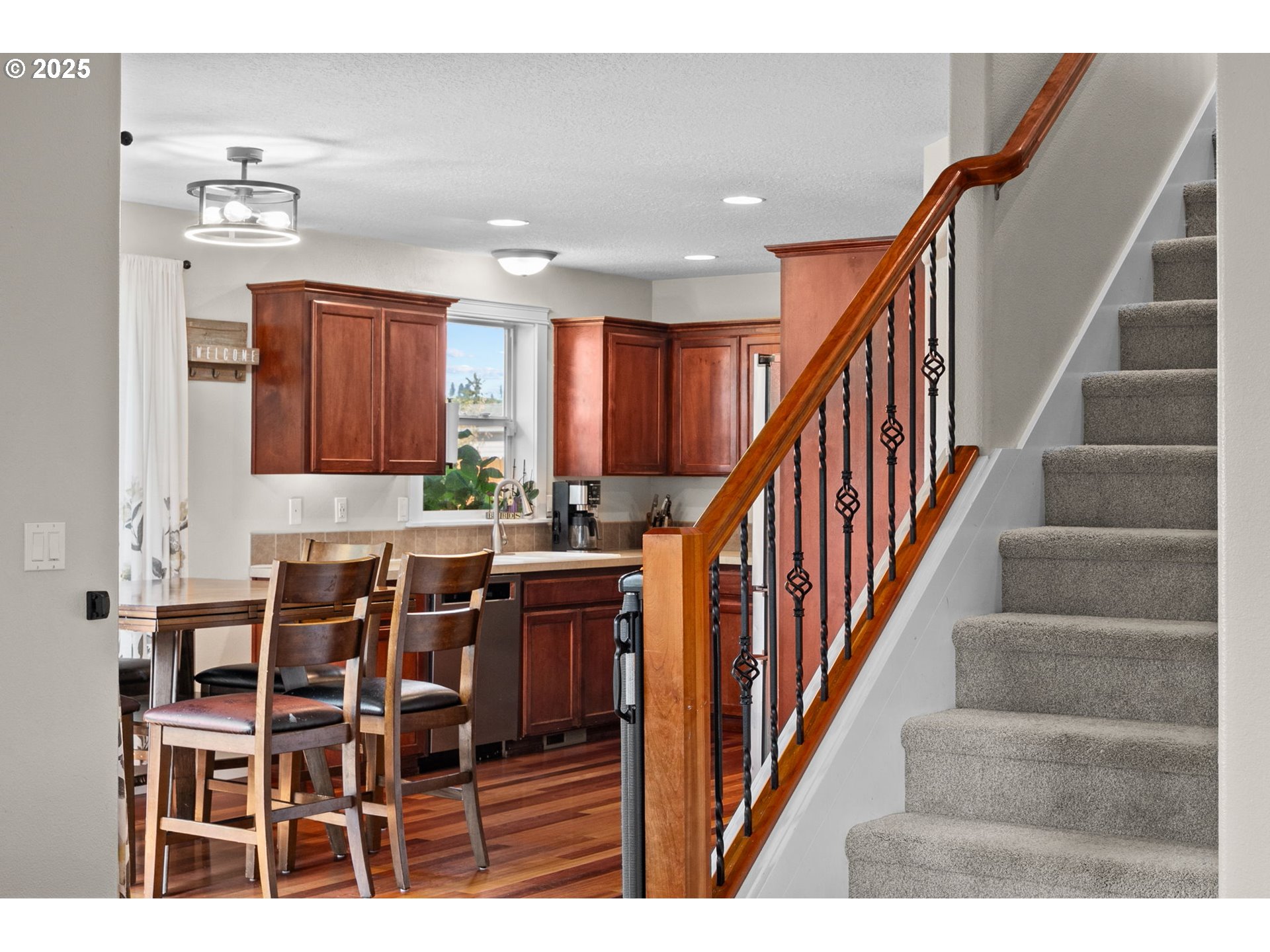 720 East Azalea Street Yamhill, OR 97148 - Photo 10 of 48 a view of entryway and hall