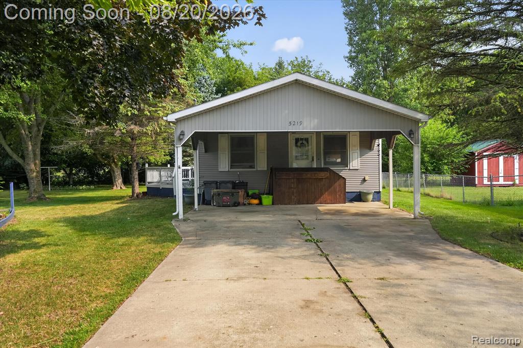 5219 East Carpenter Road Flint, MI 48506 - Photo 3 of 36 Gallery Image 3