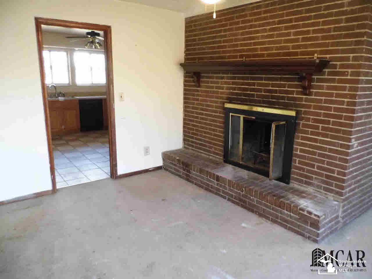 49032 Arkona Road Belleville, MI 48111 - Photo 5 of 17 21276553-4.JPG