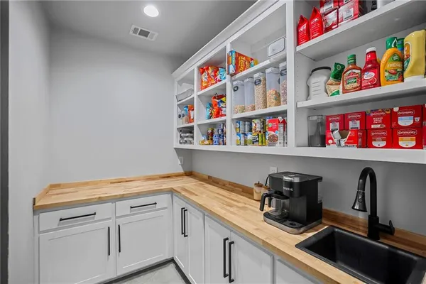 $625,000 | 17045 Burks Avenue, Greenwell Springs, LA 70739