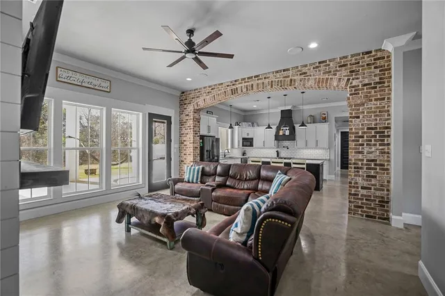 $639,999 | 17045 Burks Avenue, Greenwell Springs, LA 70739