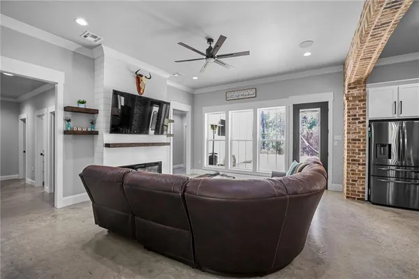 $625,000 | 17045 Burks Avenue, Greenwell Springs, LA 70739