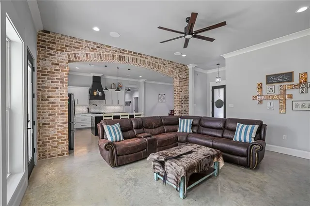 $639,999 | 17045 Burks Avenue, Greenwell Springs, LA 70739