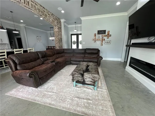 $639,999 | 17045 Burks Avenue, Greenwell Springs, LA 70739