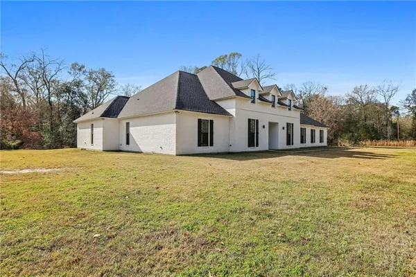 $625,000 | 17045 Burks Avenue, Greenwell Springs, LA 70739