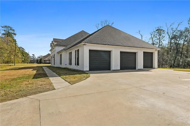 $639,999 | 17045 Burks Avenue, Greenwell Springs, LA 70739