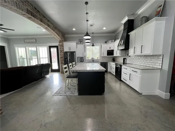 $625,000 | 17045 Burks Avenue, Greenwell Springs, LA 70739