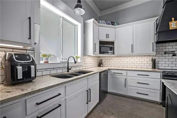 $625,000 | 17045 Burks Avenue, Greenwell Springs, LA 70739