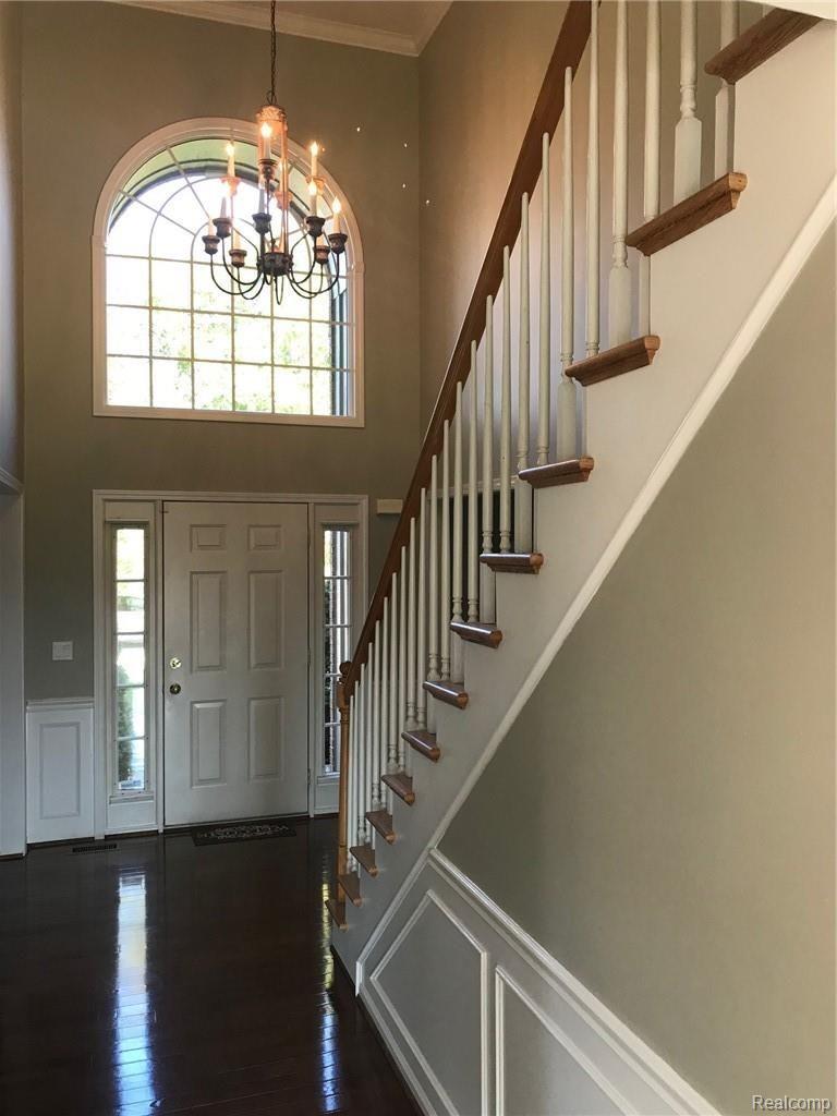 608 Appoline Court Rochester, MI 48307 - Photo 11 of 37 image1 640x680