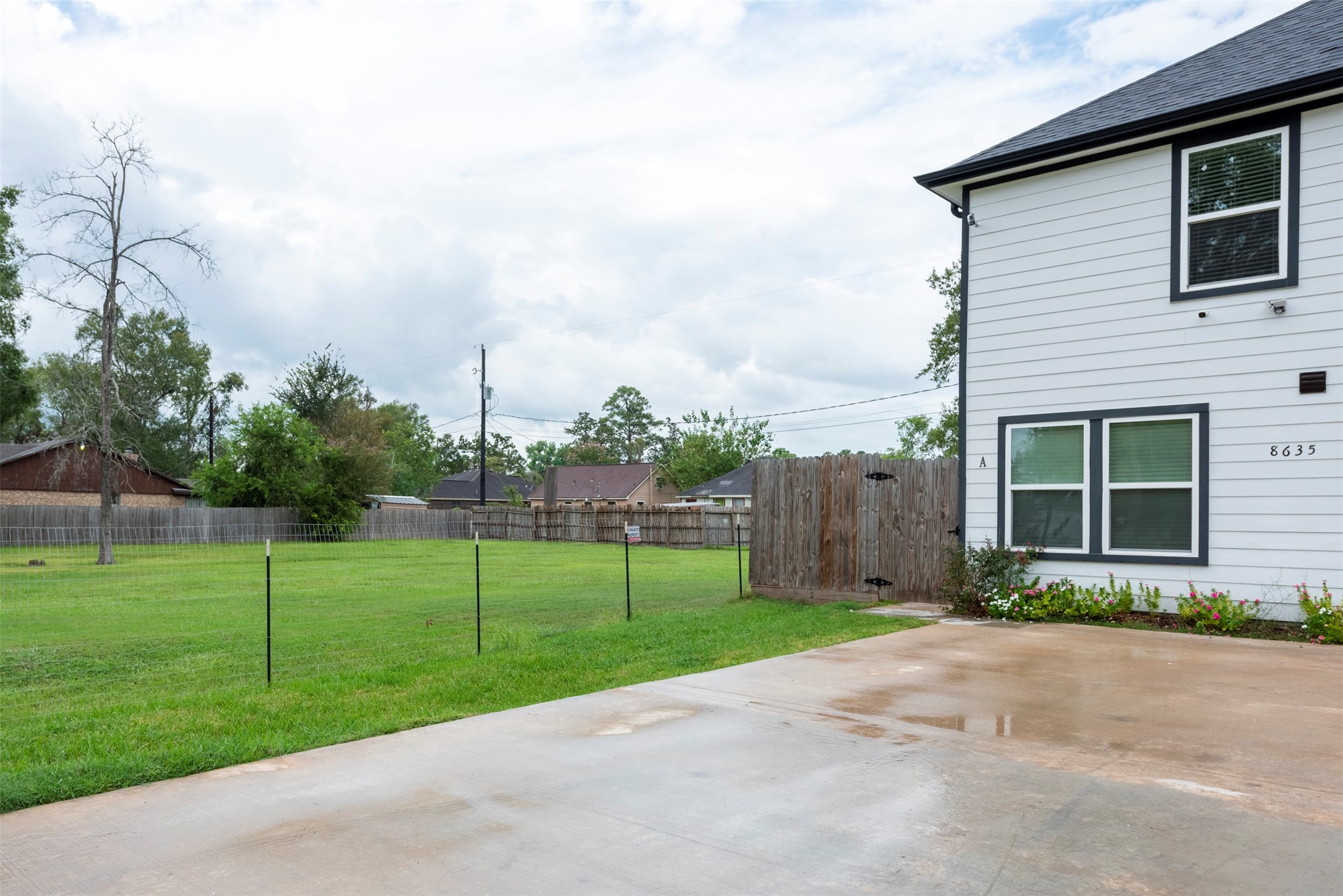8635 Sunderland Road Houston, TX 77028 - Photo 2 of 23