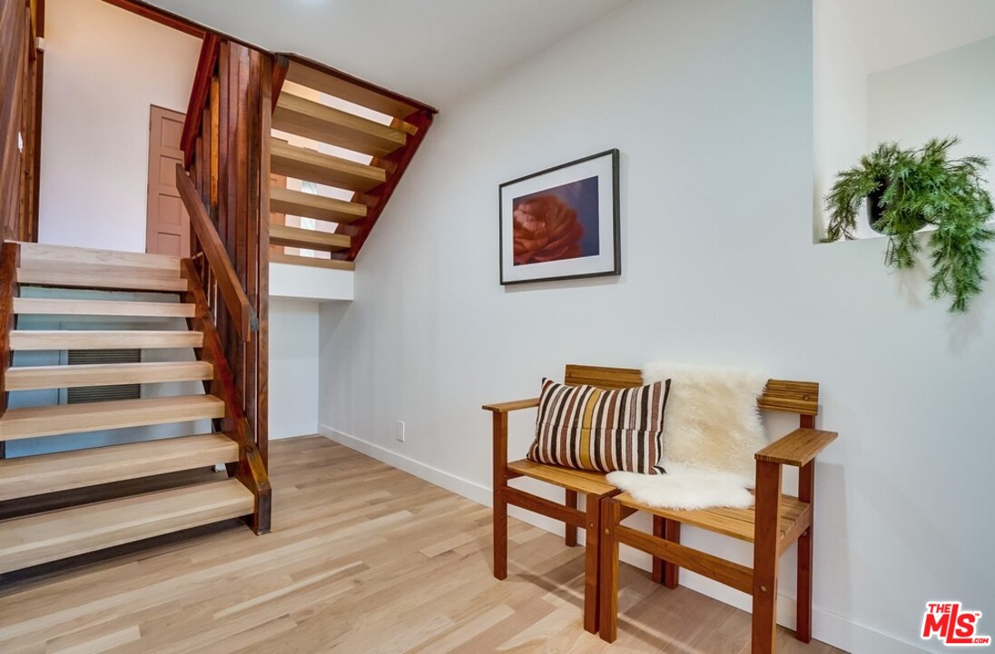 1608 Ina Drive Glendale, CA 91206 - Photo 11 of 36