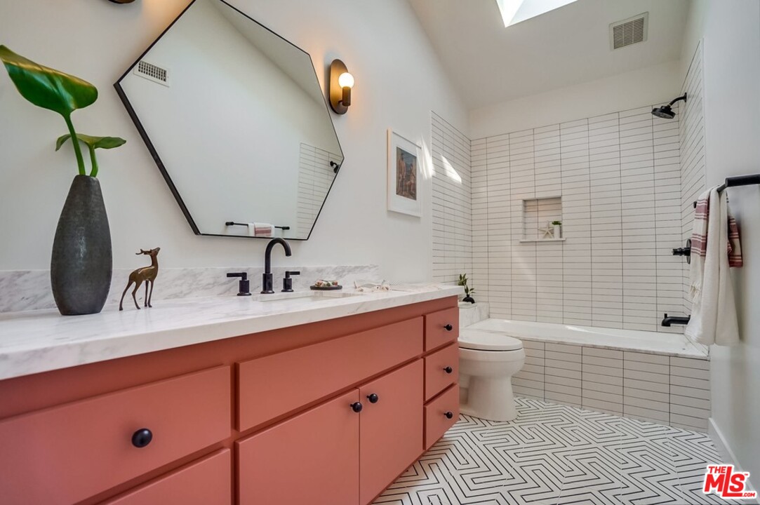 1608 Ina Drive Glendale, CA 91206 - Photo 25 of 36