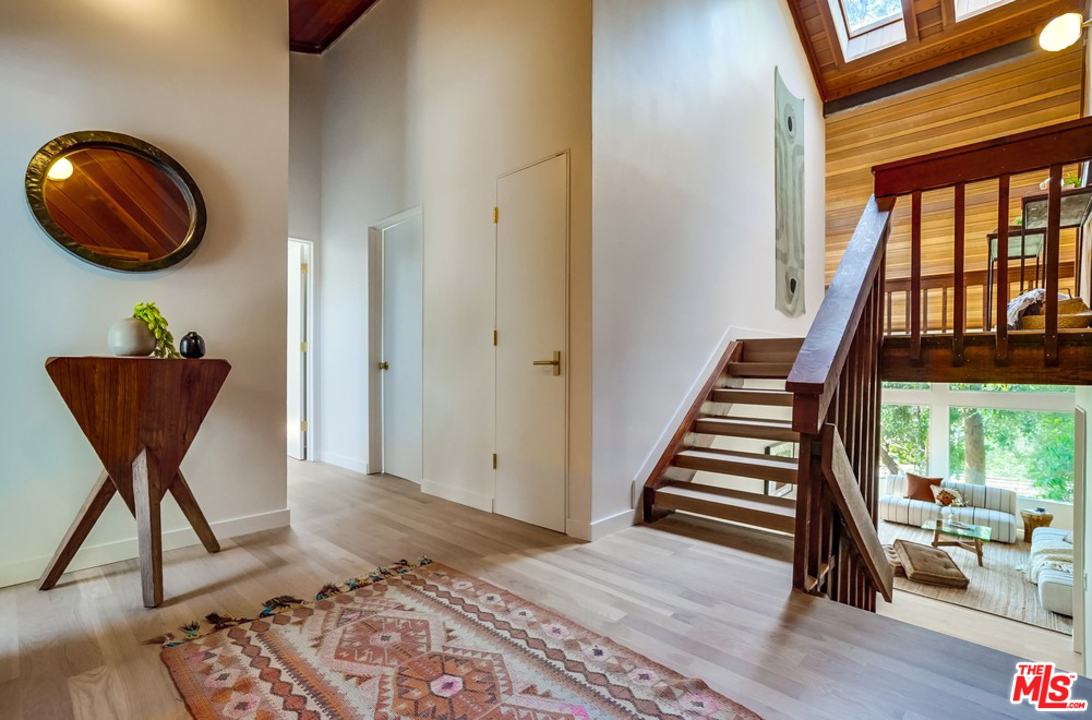 1608 Ina Drive Glendale, CA 91206 - Photo 4 of 36