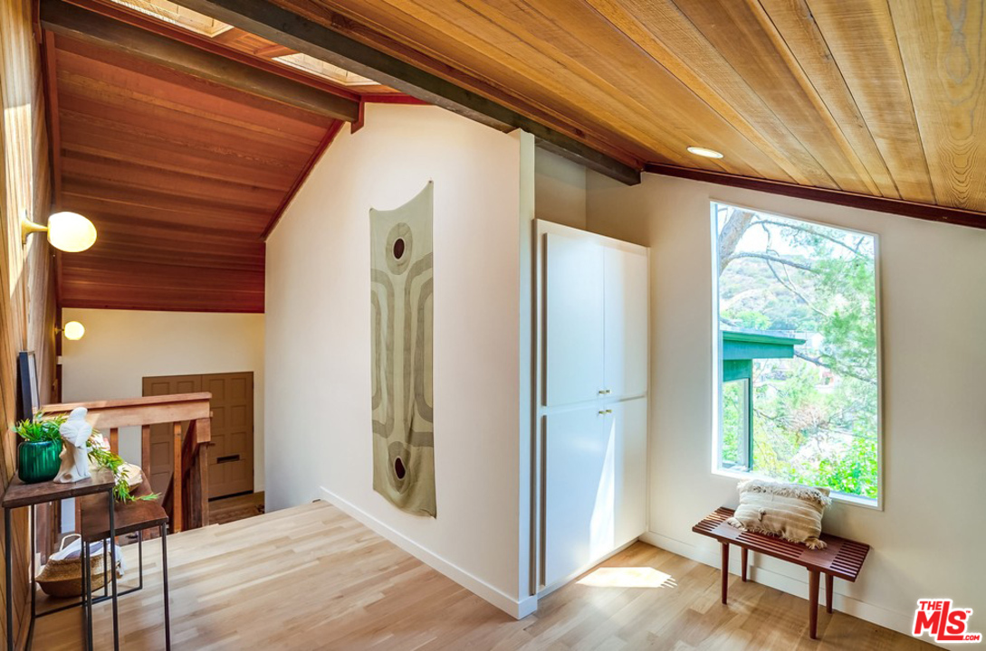 1608 Ina Drive Glendale, CA 91206 - Photo 31 of 36