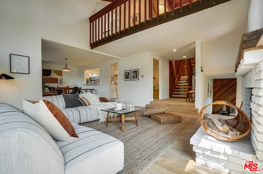 1608 Ina Drive Glendale, CA 91206 - Photo 9 of 36