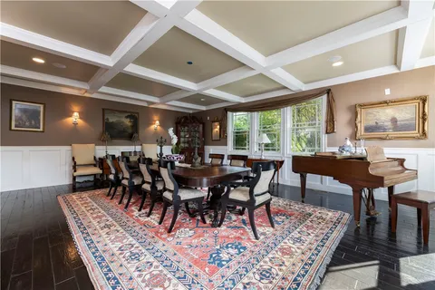$3,600,000 | 365 Boston Neck Road, Narragansett, RI 02882