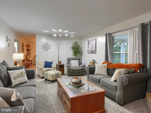 $359,900 | 158 Farm Drive, Thompsontown, PA 17094