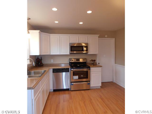 4223 McHoward Road Richmond, VA 23237 - Photo 3 of 12 Kitchen