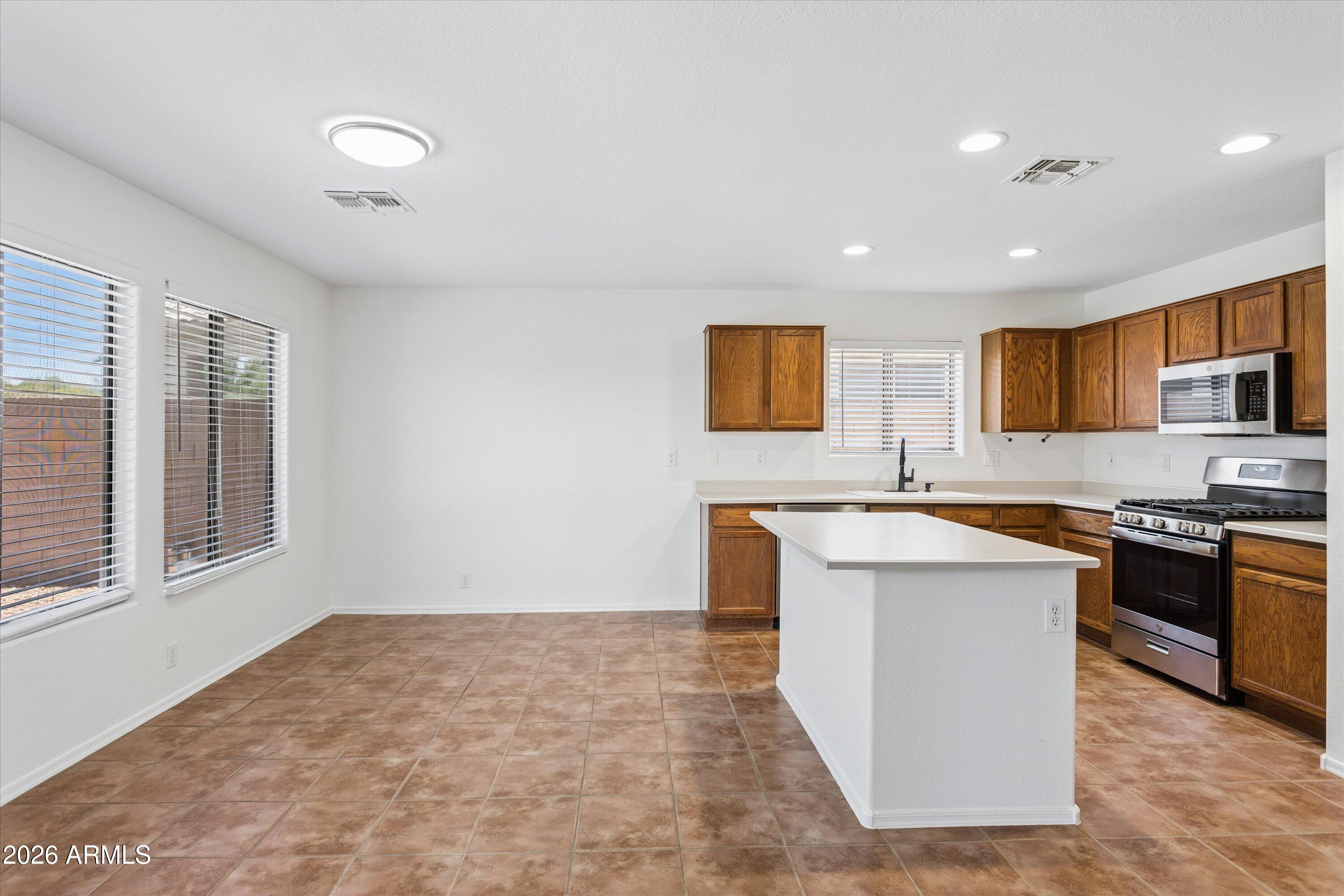 5120 East Via Dona Road Cave Creek, AZ 85331 - Photo 10 of 48 09-5120 E Via Dona Rd, Cave Creek, AZ 8