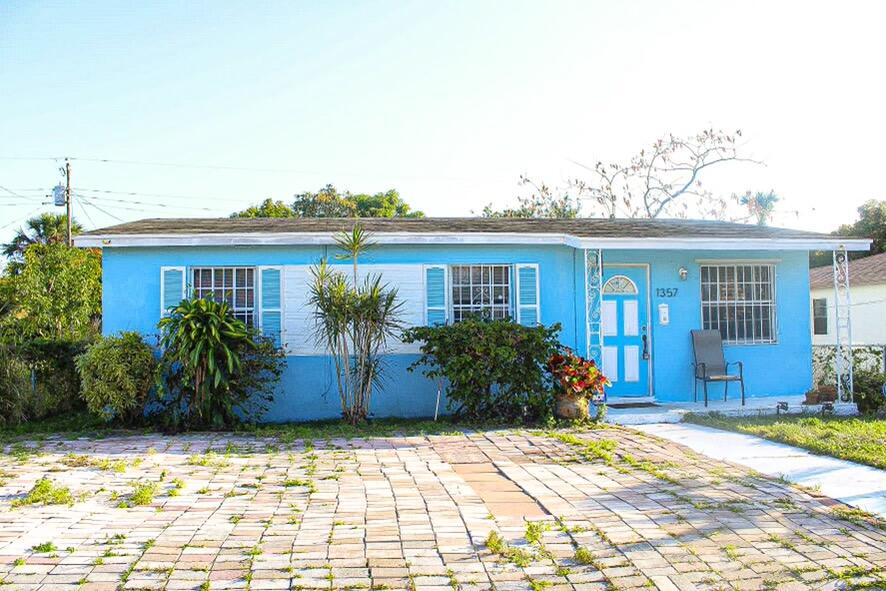 1357 West 34th Street Riviera Beach, FL 33404 - Photo 1 of 11 Front-West34th