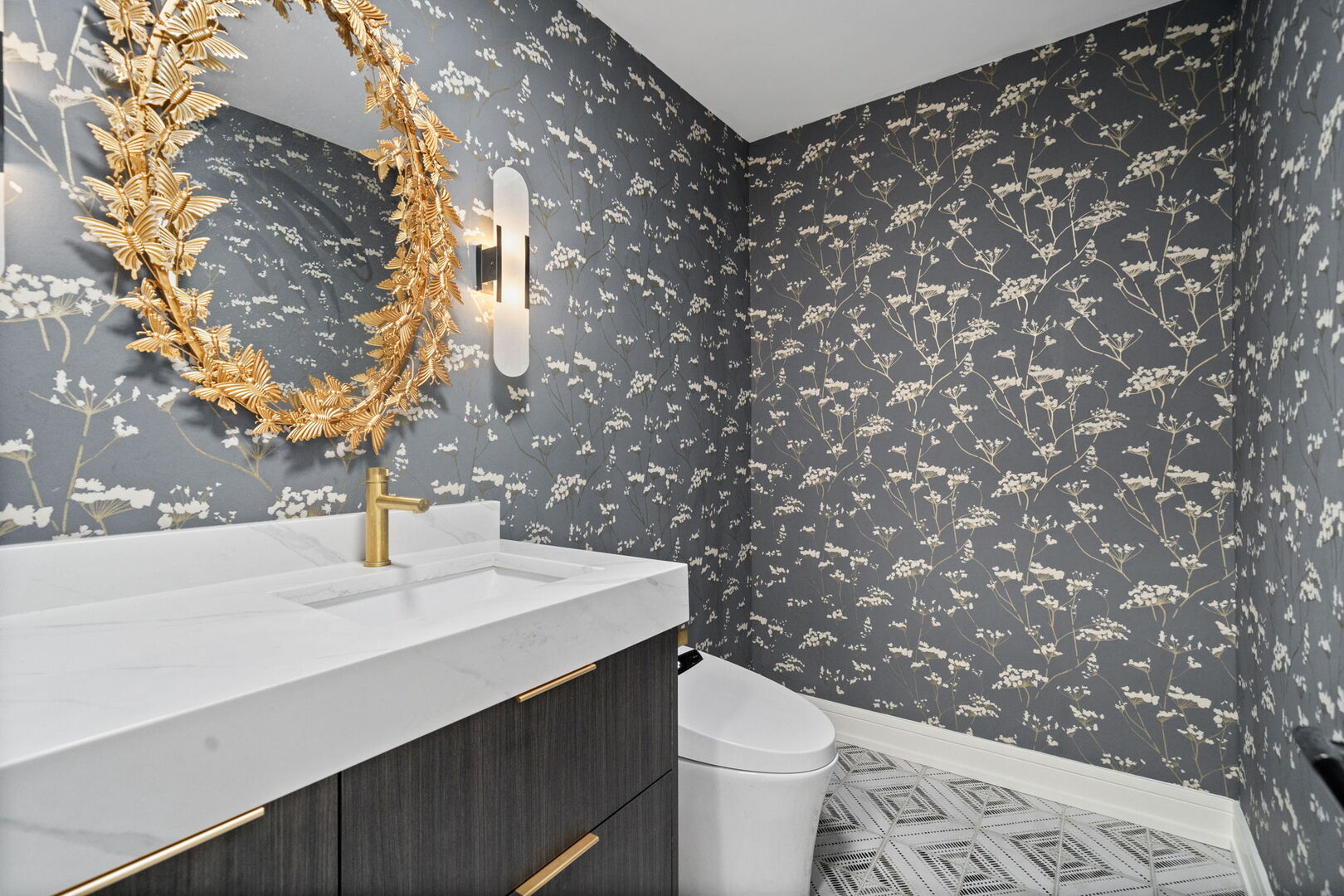 5603 South Garfield Street Hinsdale, IL 60521 - Photo 28 of 67 a bathroom with a sink and a toilet