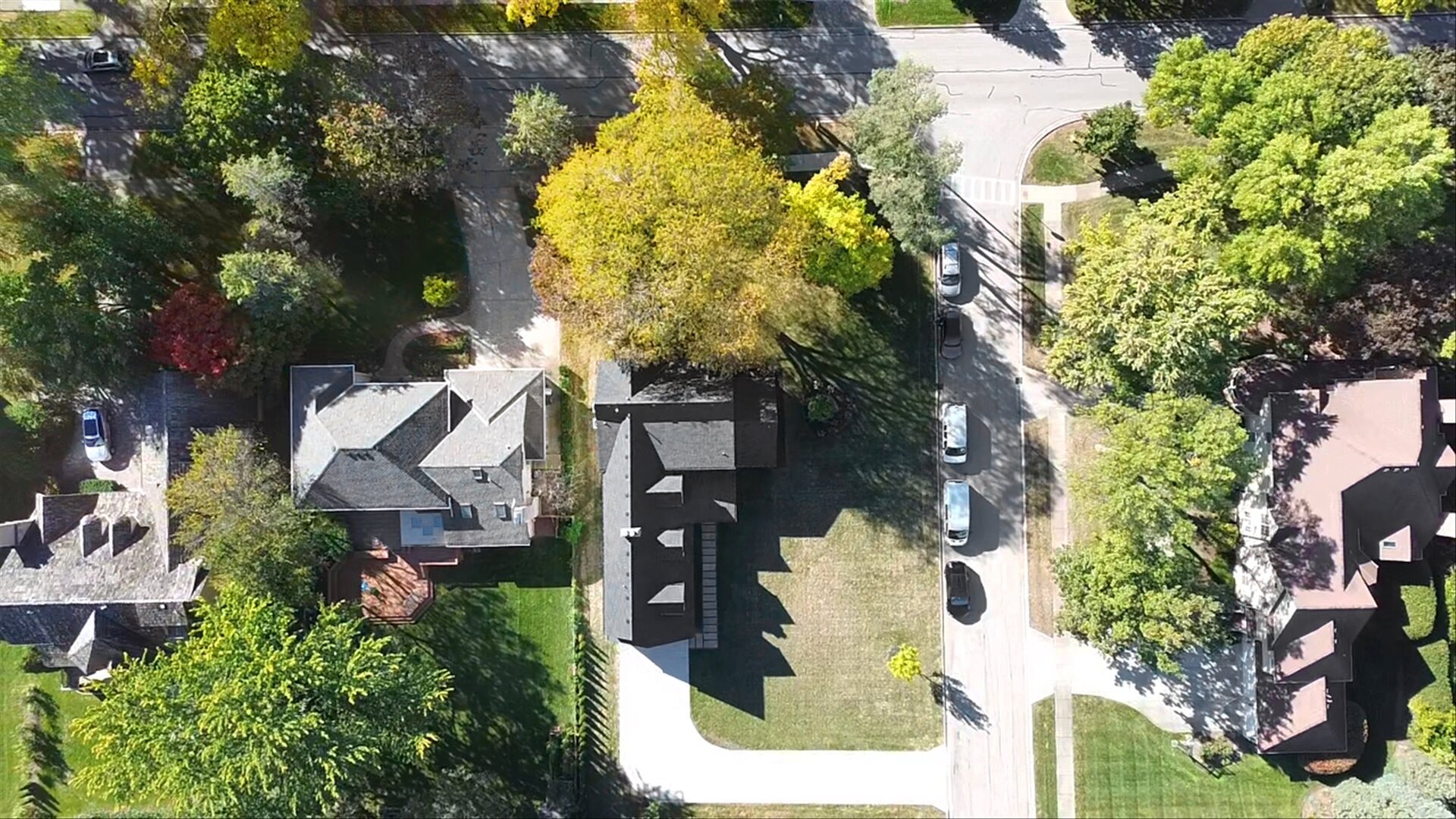 5603 South Garfield Street Hinsdale, IL 60521 - Photo 62 of 67 an aerial view of a house with a yard and garden